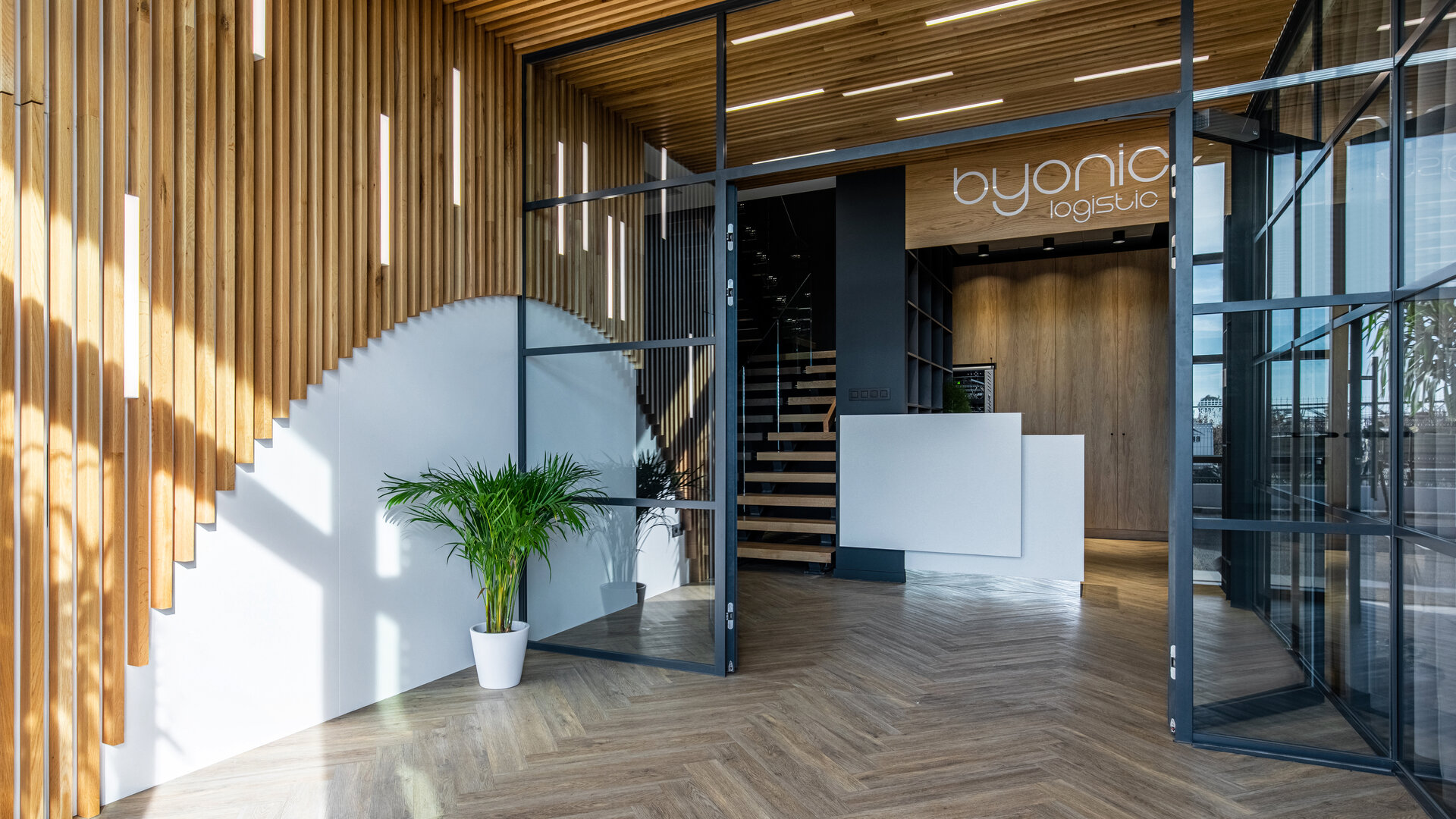 Byonic Logistic Office